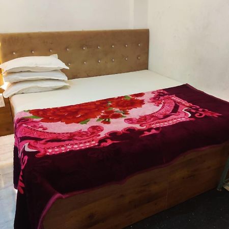 Hotel Amritam Inn Уджайн Екстериор снимка