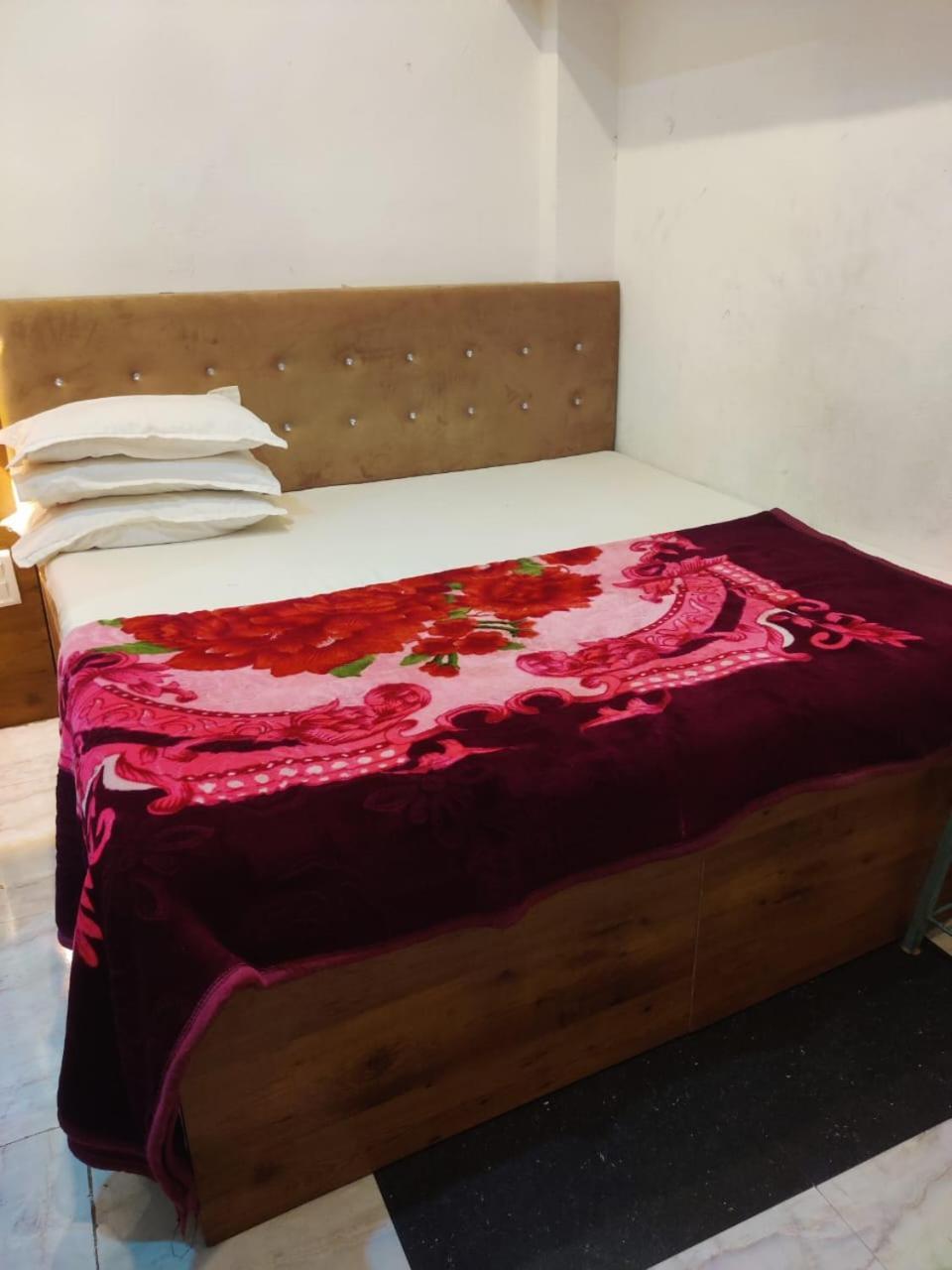 Hotel Amritam Inn Уджайн Екстериор снимка